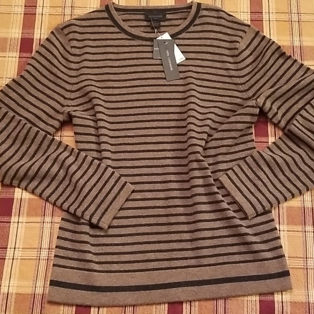 🆕️Magaschoni 100% cashmere sweater truffle/crow